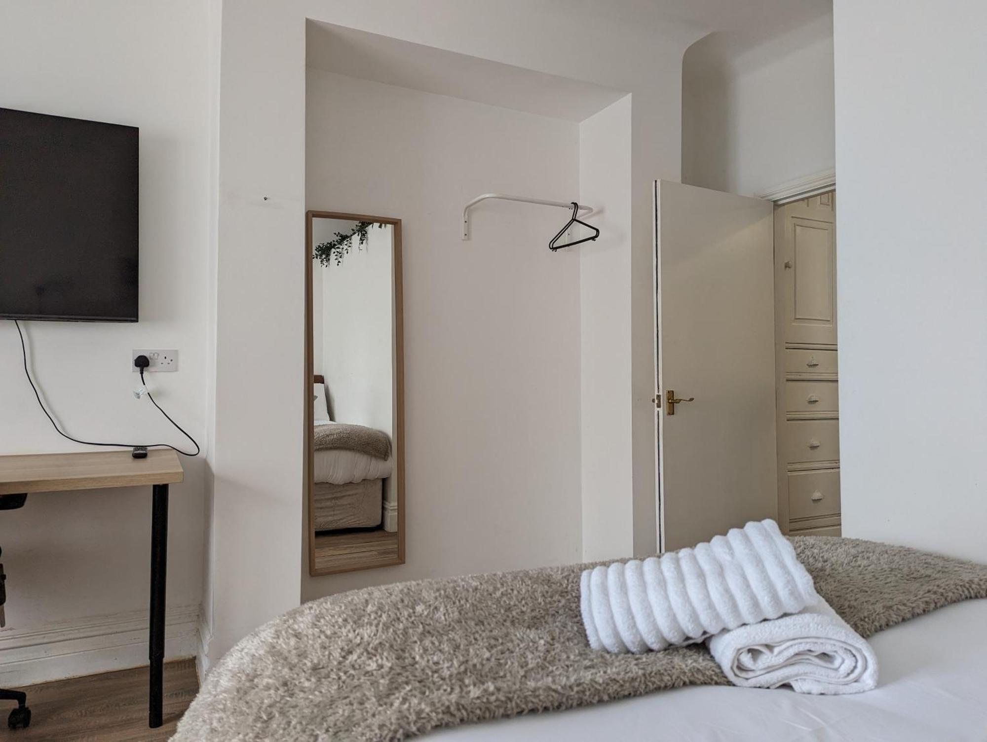 Serene 1 Bedroom Flat In Roath Cardiff Exteriör bild